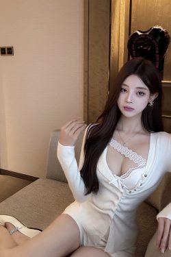 Sexy Layered Lace Camisole for Women with Built-In Padding – Elegant Lingerie Top for Y2K and Romantic Styles