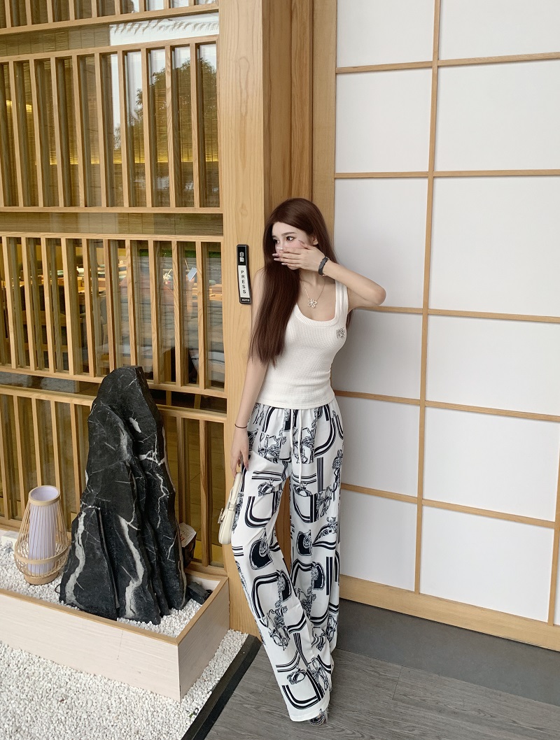 Sexy Slim Fit Tank Top - Luna Lona 8.1 Pure Desire, Versatile Design for 90s and Y2K Style Enthusiasts Sexy Slim Fit Tank Top - Luna Lona 8.1 Pure Desire, Versatile Design for 90s and Y2K Style Enthusiasts