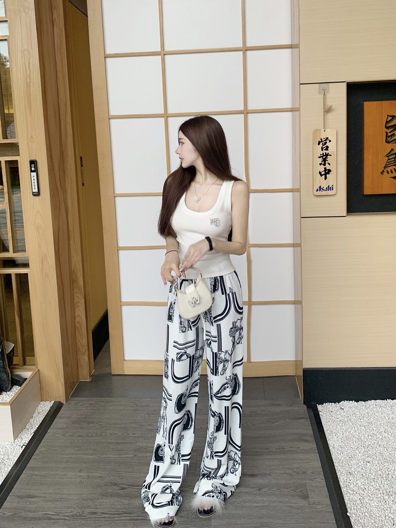 Sexy Slim Fit Tank Top - Luna Lona 8.1 Pure Desire, Versatile Design for 90s and Y2K Style Enthusiasts Sexy Slim Fit Tank Top - Luna Lona 8.1 Pure Desire, Versatile Design for 90s and Y2K Style Enthusiasts