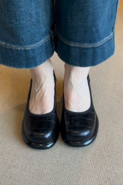 Sheepskin French Round-Toe High-Heeled Mary Jane Shoes for Women - Elegant Chunky Heel Slip-On Commuter Style