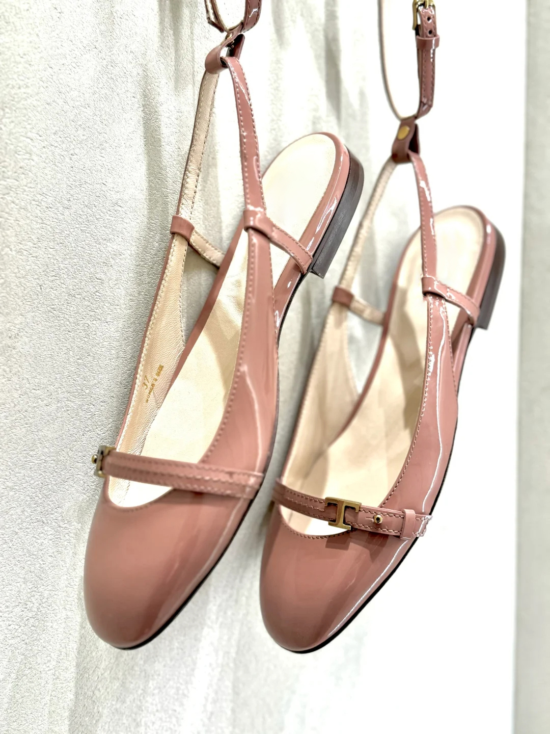 Sheepskin French Round Toe One-Strap Flat Shoes for Women - Gentle Style Ballet Sandals with Open Back and Closed Toe Sheepskin French Round Toe One-Strap Flat Shoes for Women - Gentle Style Ballet Sandals with Open Back and Closed Toe