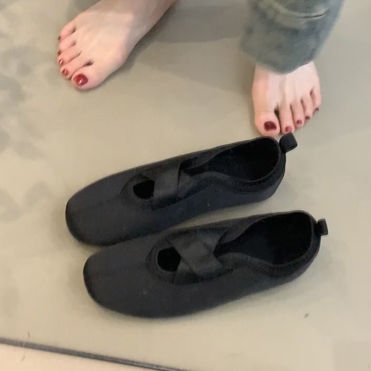 Sheepskin French Style Flat Shoes for Women - Round Toe Slip-On Mary Jane with Cross Straps - Chic Vintage Appeal Sheepskin French Style Flat Shoes for Women - Round Toe Slip-On Mary Jane with Cross Straps - Chic Vintage Appeal