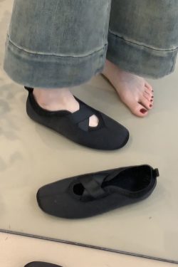 Sheepskin French Style Flat Shoes for Women - Round Toe Slip-On Mary Jane with Cross Straps - Chic Vintage Appeal