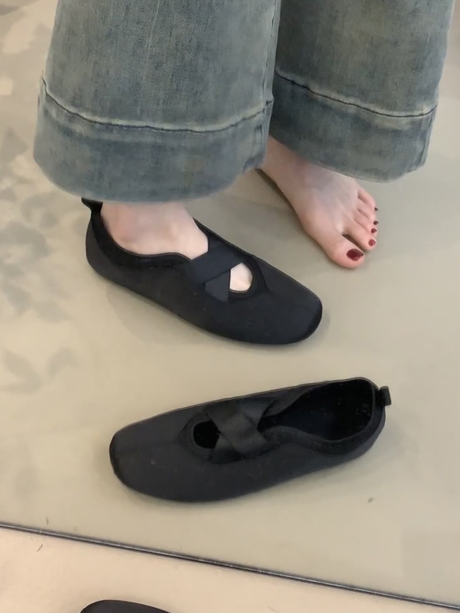 Sheepskin French Style Flat Shoes for Women - Round Toe Slip-On Mary Jane with Cross Straps - Chic Vintage Appeal Sheepskin French Style Flat Shoes for Women - Round Toe Slip-On Mary Jane with Cross Straps - Chic Vintage Appeal