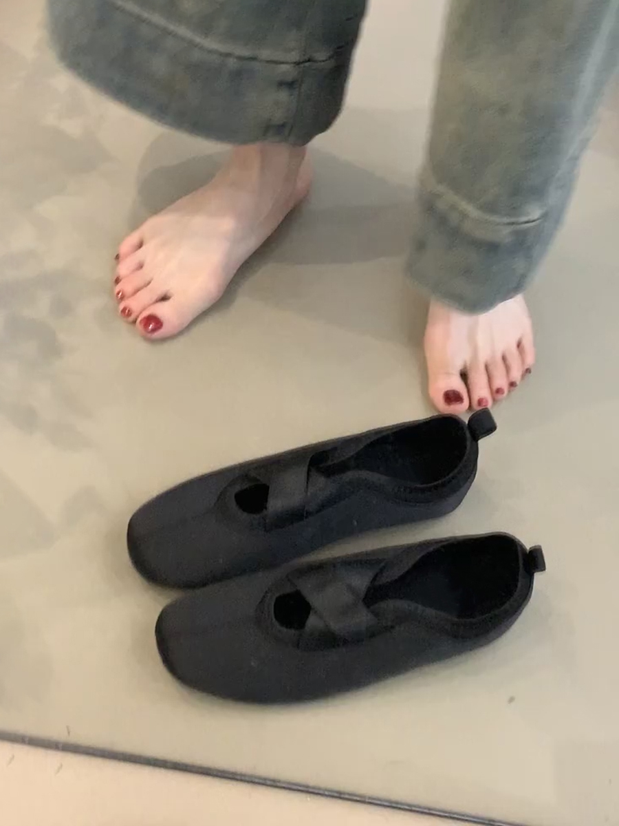 Sheepskin French Style Flat Shoes for Women - Round Toe Slip-On Mary Jane with Cross Straps - Chic Vintage Appeal Sheepskin French Style Flat Shoes for Women - Round Toe Slip-On Mary Jane with Cross Straps - Chic Vintage Appeal