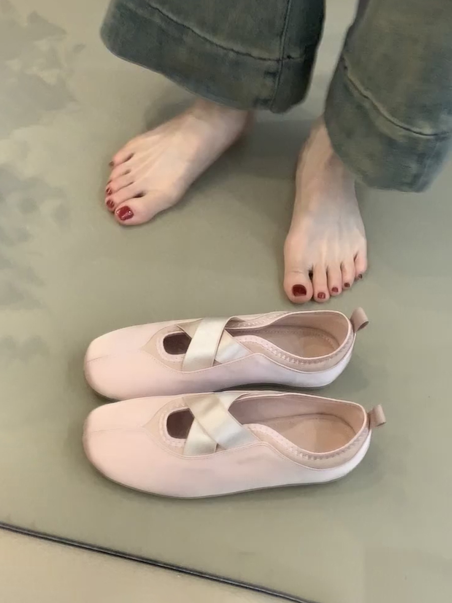 Sheepskin French Style Flat Shoes for Women - Round Toe Slip-On Mary Jane with Cross Straps - Chic Vintage Appeal Sheepskin French Style Flat Shoes for Women - Round Toe Slip-On Mary Jane with Cross Straps - Chic Vintage Appeal