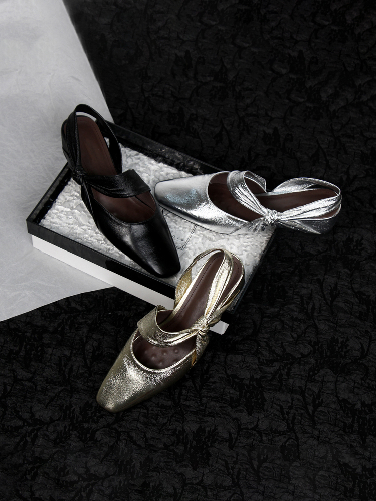 Sheepskin Silver Square-Toe Backless Sandals for Women - Chunky Heel, Two-Way Summer Slippers, Trendy Footwear Sheepskin Silver Square-Toe Backless Sandals for Women - Chunky Heel, Two-Way Summer Slippers, Trendy Footwear