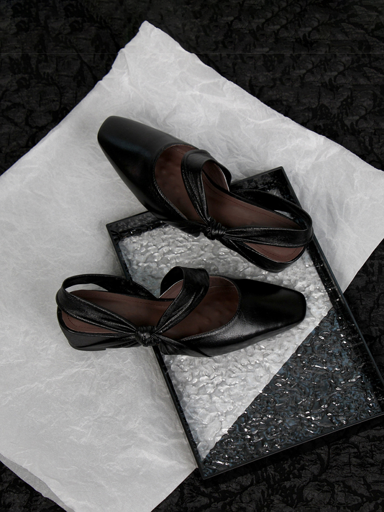 Sheepskin Silver Square-Toe Backless Sandals for Women - Chunky Heel, Two-Way Summer Slippers, Trendy Footwear Sheepskin Silver Square-Toe Backless Sandals for Women - Chunky Heel, Two-Way Summer Slippers, Trendy Footwear