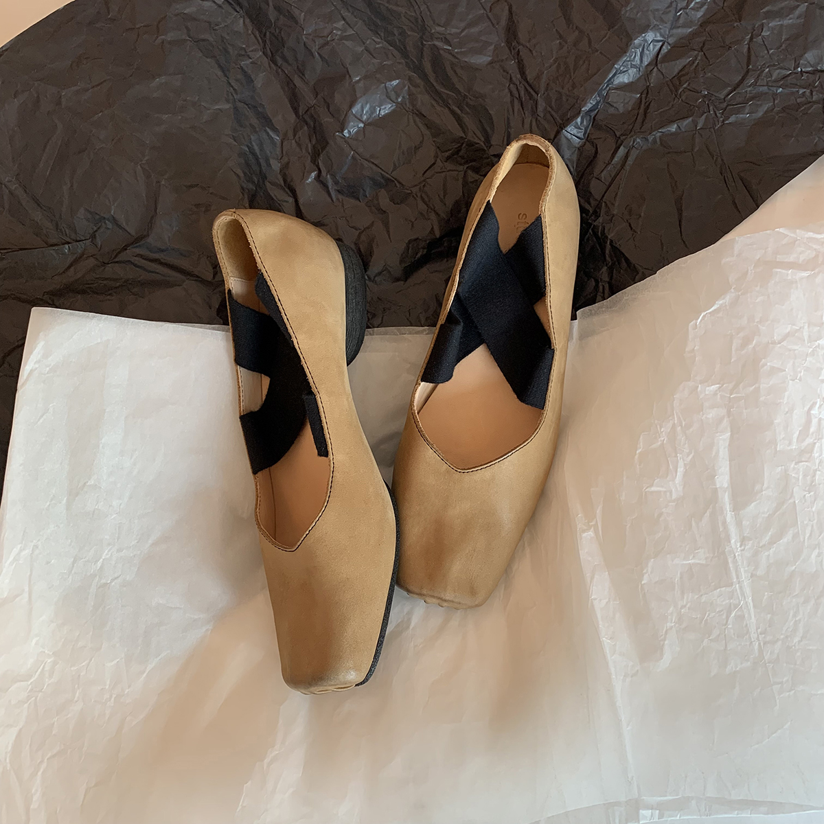 Sheepskin Square-Toed Ballet Shoes for Women, Cross-Strap Pig-Nose Retro Flat Chunky Heel Loafers Sheepskin Square-Toed Ballet Shoes for Women, Cross-Strap Pig-Nose Retro Flat Chunky Heel Loafers