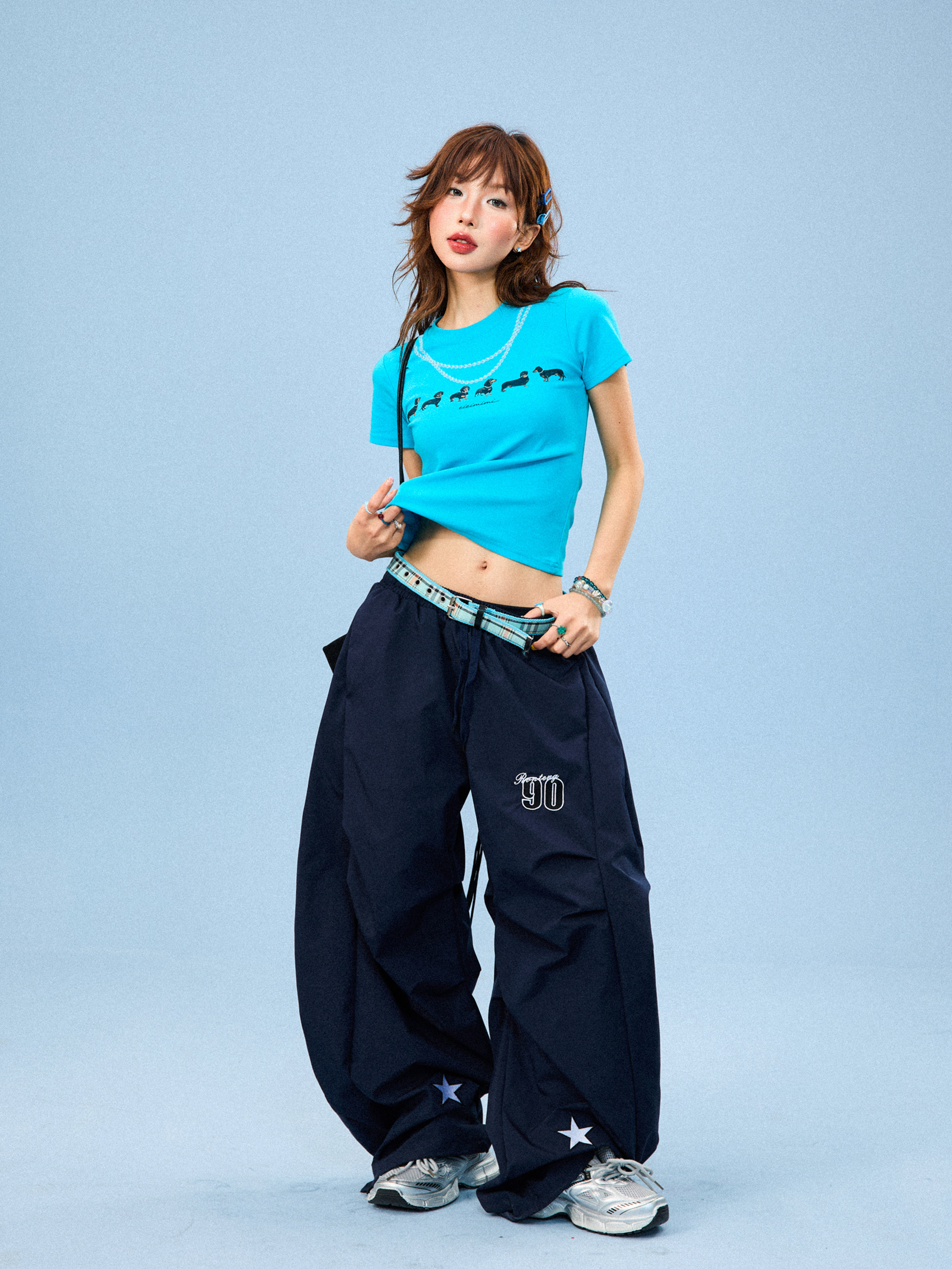 Short Sleeve Sausage Dog Print T-Shirt for Women - Casual Summer Top with Pearl Necklace Detail, Versatile Fashion Piece Short Sleeve Sausage Dog Print T-Shirt for Women - Casual Summer Top with Pearl Necklace Detail, Versatile Fashion Piece