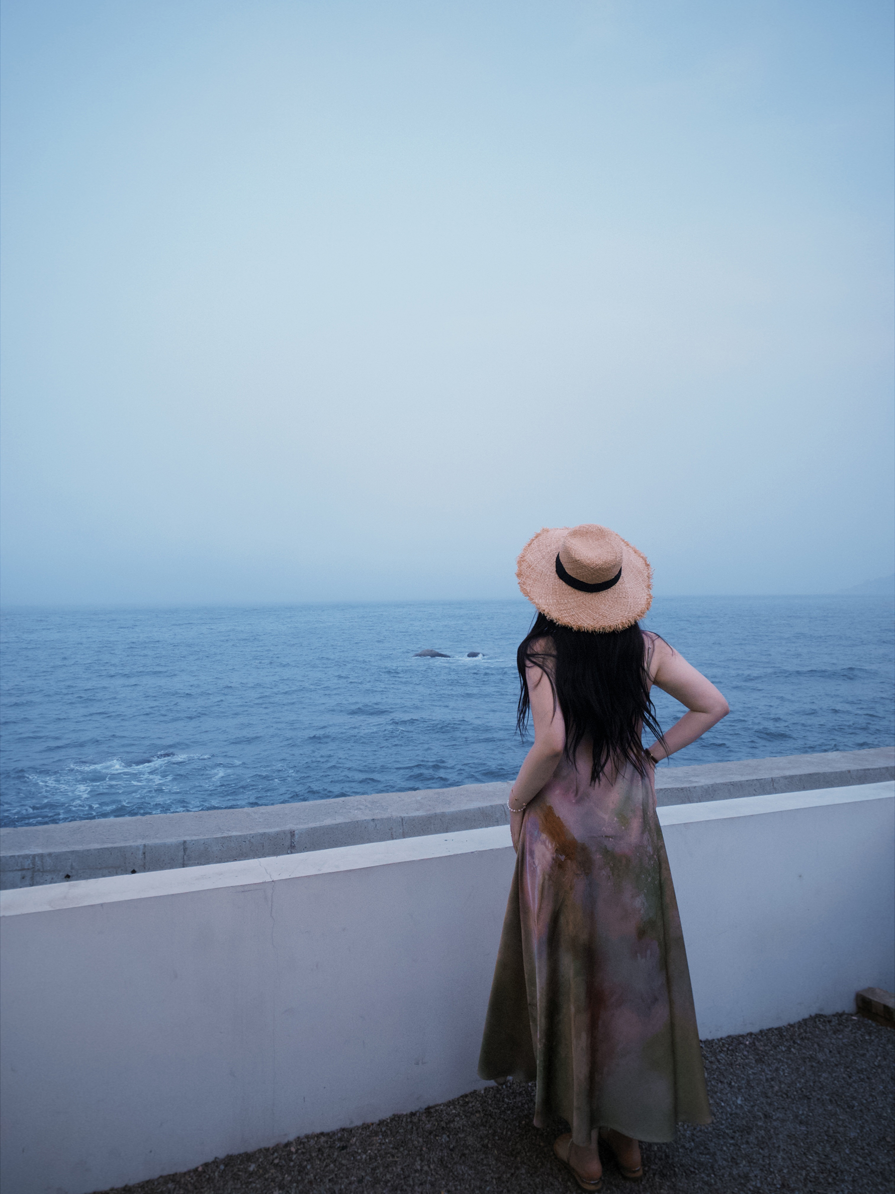 Silky Satin Plus-Size Camisole Dress with Blurred Light Sensation for Beach Vacation, Plus-Size Summer Fashion Silky Satin Plus-Size Camisole Dress with Blurred Light Sensation for Beach Vacation, Plus-Size Summer Fashion