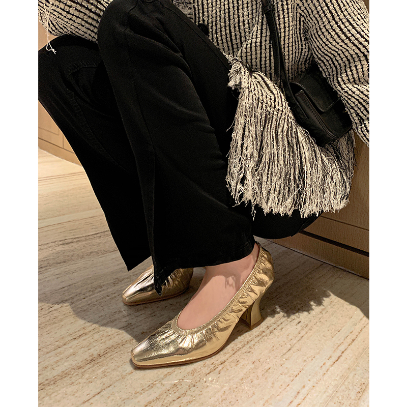 Silver Chunky Heel Grandma Shoes for Women - Age-Defying Small Square-Toe Soft-Soled Footwear in Trendy Retro Style Silver Chunky Heel Grandma Shoes for Women - Age-Defying Small Square-Toe Soft-Soled Footwear in Trendy Retro Style