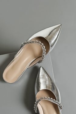 Silver Rhinestone Pointed Toe Low-Heeled Closed-Toe Sandals for Women - Trendy Half-Drag Style for Outdoor Wear, Celebrity-Inspired Design