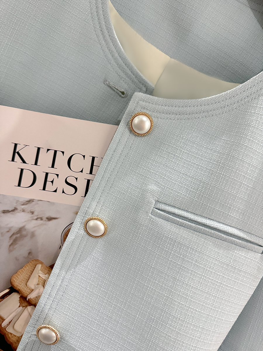 Sky Blue Korean-Style Short Sleeve Blazer for Women - Summer Lightweight Fashion Top, 2025 Trendy Socialite Wear Sky Blue Korean-Style Short Sleeve Blazer for Women - Summer Lightweight Fashion Top, 2025 Trendy Socialite Wear