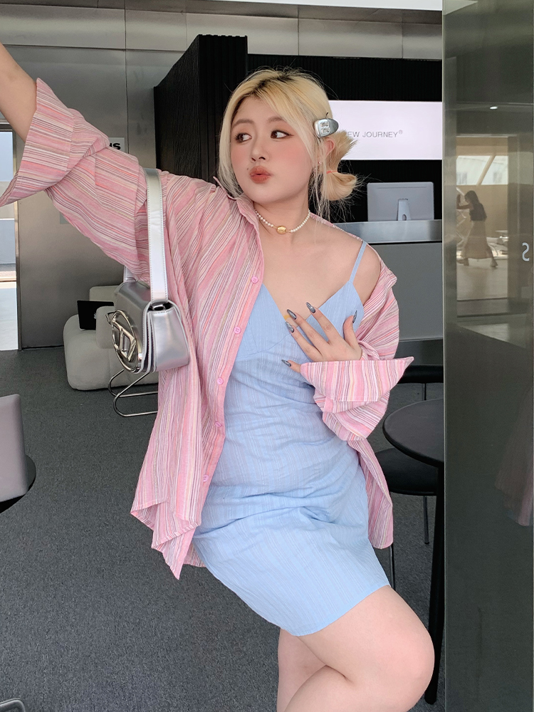 Sky Blue Water-Washed Printed Camisole Dress - Summer Must-Have, Stylish & Comfortable Travel Essential, Versatile 90s-Inspired Fashion Sky Blue Water-Washed Printed Camisole Dress - Summer Must-Have, Stylish & Comfortable Travel Essential, Versatile 90s-Inspired Fashion