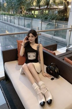 Slanted Shoulder Bow Tie Tank Top with Ice Silk Knitted Sweater - Trendy Women's Outfit for 90s and Y2K Styles