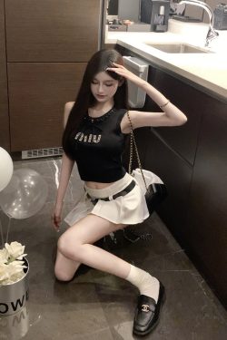 Sleeveless Ice Silk Knitted Crop Top - Luna Lona Little Fragrance Style Summer Vest for Women, Slim Fit, Trendy College Look