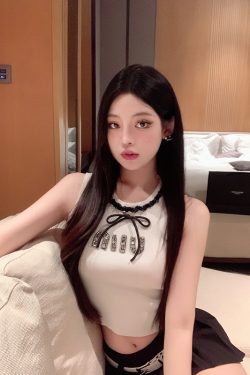 Sleeveless Ice Silk Knitted Crop Top - Luna Lona Little Fragrance Style Summer Vest for Women, Slim Fit, Trendy College Look