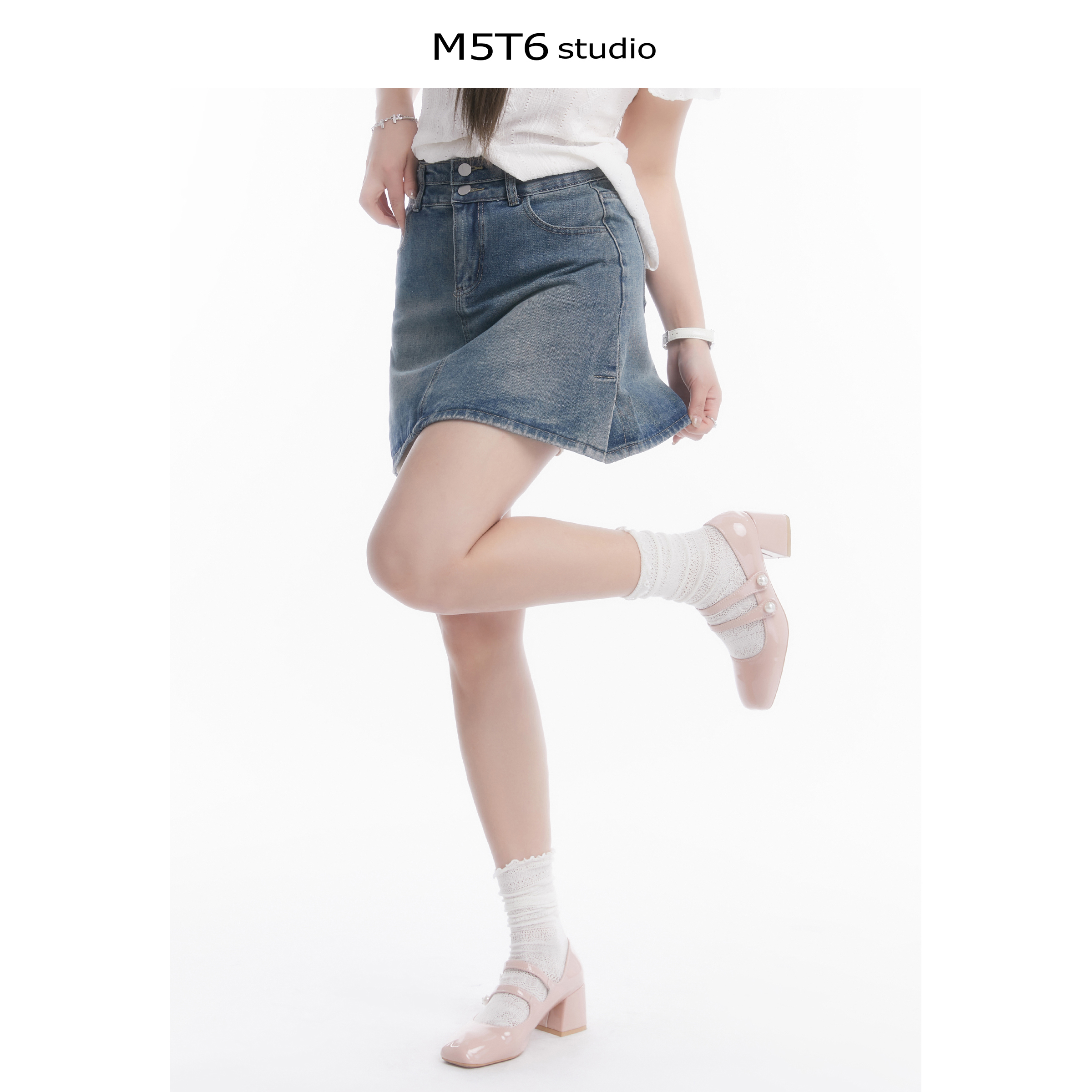 Slightly Chubby Cream Off-Shoulder Waist-Defining French Top for Y2K Style with Denim Mini Skirt Slightly Chubby Cream Off-Shoulder Waist-Defining French Top for Y2K Style with Denim Mini Skirt