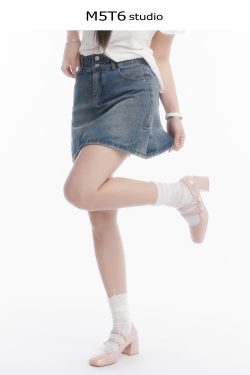 Slightly Chubby Cream Off-Shoulder Waist-Defining French Top for Y2K Style with Denim Mini Skirt