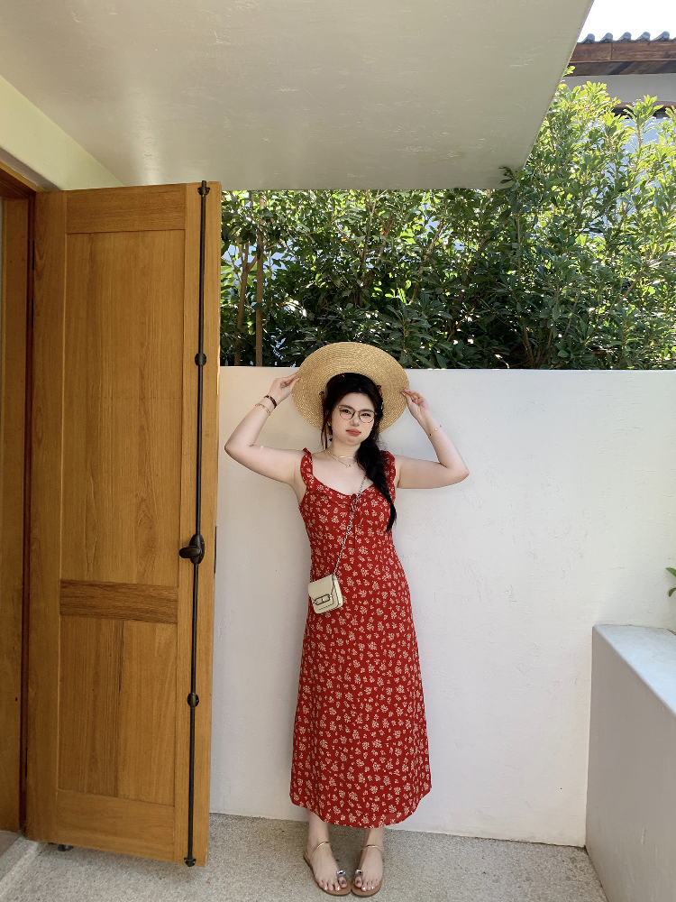 Slightly Chubby Floral Dress with Flying Sleeves - French Style Vacation Waist-Defined Long Dress for Summer Travel Slightly Chubby Floral Dress with Flying Sleeves - French Style Vacation Waist-Defined Long Dress for Summer Travel