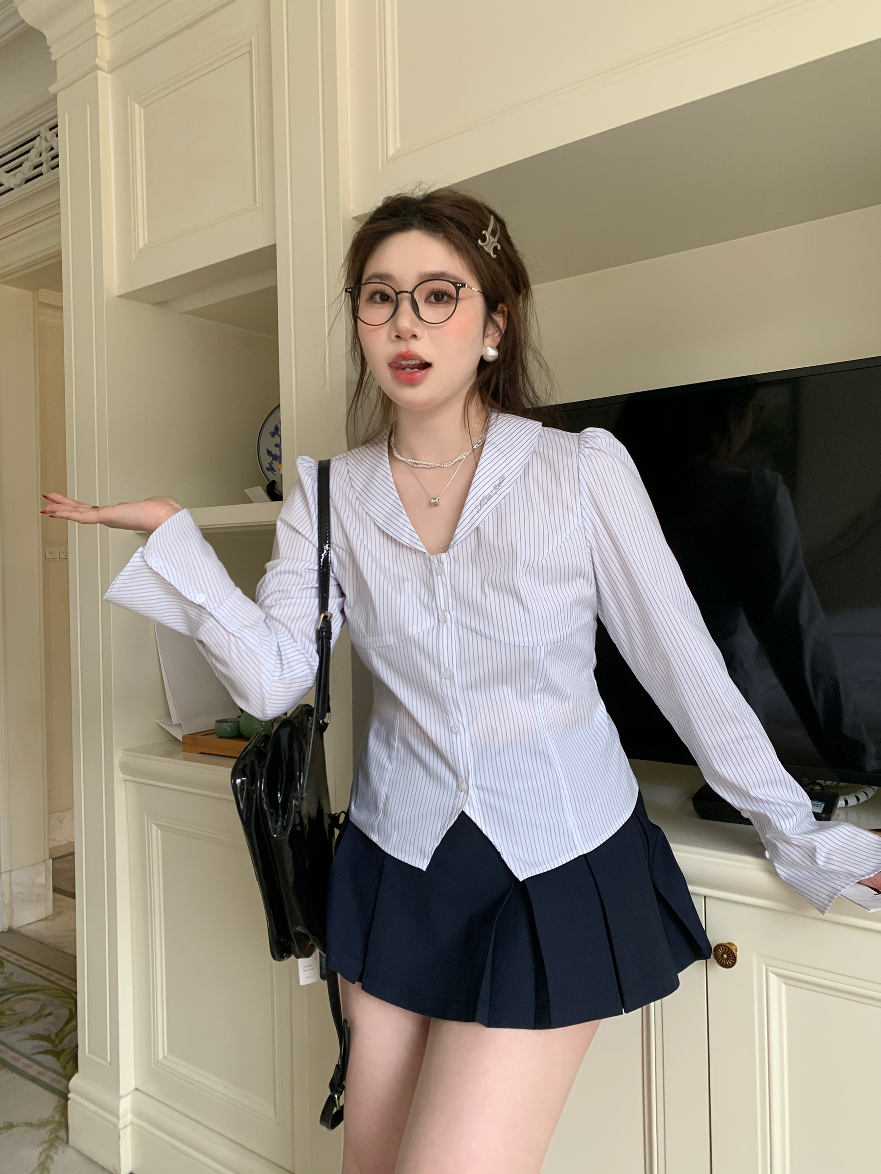 Slightly Chubby Minimalist White Long Sleeve Shirt with Waist Stripes - Trendy Casual Top for Everyday Wear Slightly Chubby Minimalist White Long Sleeve Shirt with Waist Stripes - Trendy Casual Top for Everyday Wear