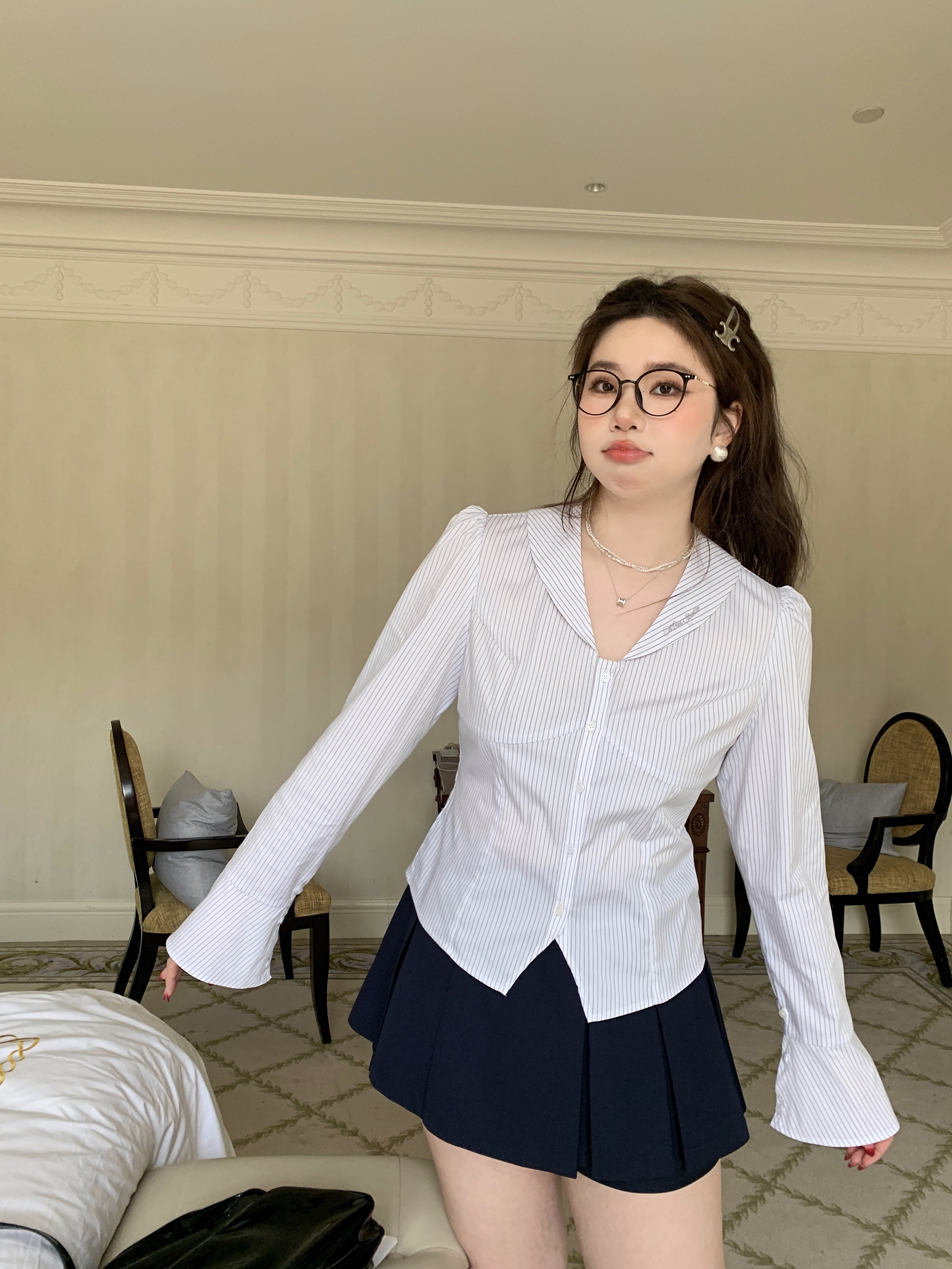 Slightly Chubby Minimalist White Long Sleeve Shirt with Waist Stripes - Trendy Casual Top for Everyday Wear Slightly Chubby Minimalist White Long Sleeve Shirt with Waist Stripes - Trendy Casual Top for Everyday Wear