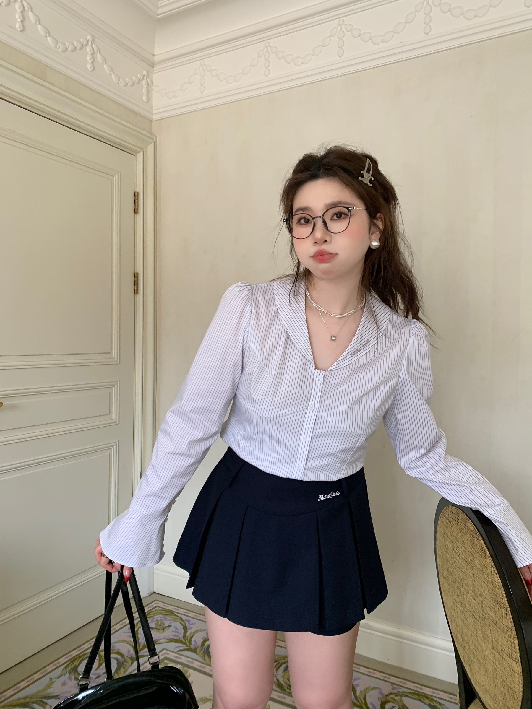 Slightly Chubby Minimalist White Long Sleeve Shirt with Waist Stripes - Trendy Casual Top for Everyday Wear Slightly Chubby Minimalist White Long Sleeve Shirt with Waist Stripes - Trendy Casual Top for Everyday Wear