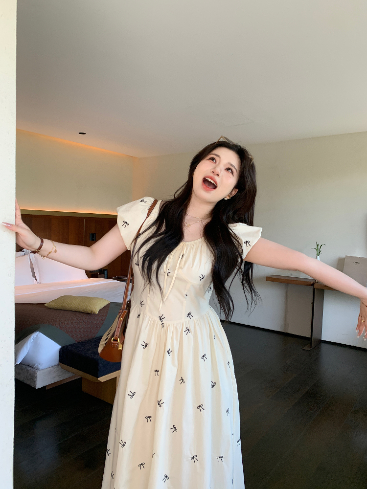 Slightly Chubby Off-Shoulder Plus Size Dress with Moonlight Dream Catcher & French Bow Embroidery, Waist-Defined, Y2K Style Slightly Chubby Off-Shoulder Plus Size Dress with Moonlight Dream Catcher & French Bow Embroidery, Waist-Defined, Y2K Style