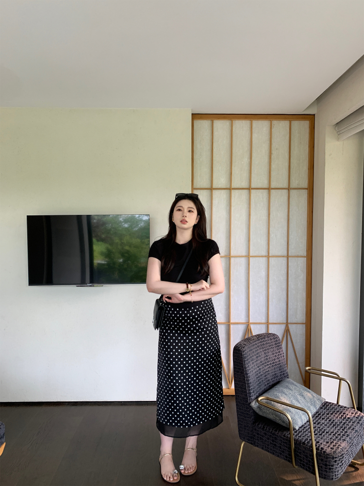 Slightly Chubby Plus Size Slim Fit T-Shirt - Three-Dimensional Cut, Super Stretchy Cool Top for Body Confidence Slightly Chubby Plus Size Slim Fit T-Shirt - Three-Dimensional Cut, Super Stretchy Cool Top for Body Confidence