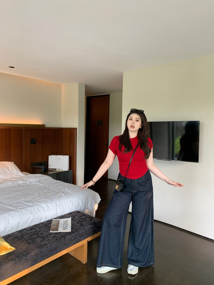 Slightly Chubby Plus Size Slim Fit T-Shirt - Three-Dimensional Cut, Super Stretchy Cool Top for Body Confidence Slightly Chubby Plus Size Slim Fit T-Shirt - Three-Dimensional Cut, Super Stretchy Cool Top for Body Confidence