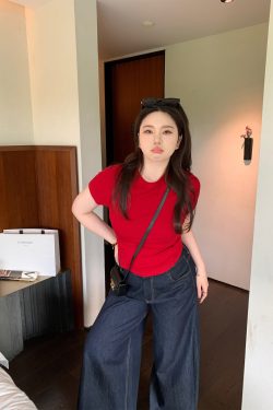 Slightly Chubby Plus Size Slim Fit T-Shirt - Three-Dimensional Cut, Super Stretchy Cool Top for Body Confidence