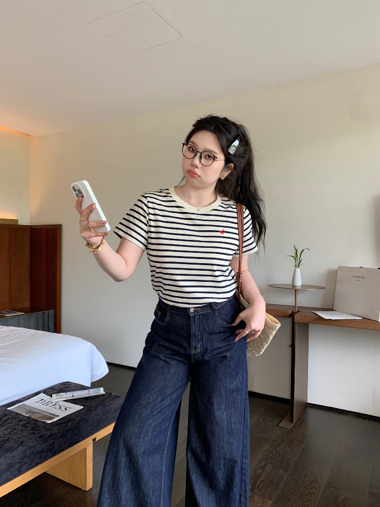 Slightly Chubby Striped Casual T-Shirt - Summer Basic Short Sleeve Slimming Plus-Size Tee for Versatile Y2K Style Slightly Chubby Striped Casual T-Shirt - Summer Basic Short Sleeve Slimming Plus-Size Tee for Versatile Y2K Style