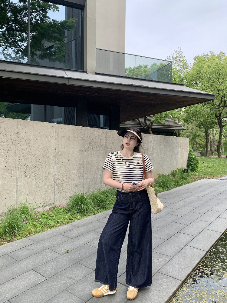 Slightly Chubby Striped Casual T-Shirt - Summer Basic Short Sleeve Slimming Plus-Size Tee for Versatile Y2K Style Slightly Chubby Striped Casual T-Shirt - Summer Basic Short Sleeve Slimming Plus-Size Tee for Versatile Y2K Style