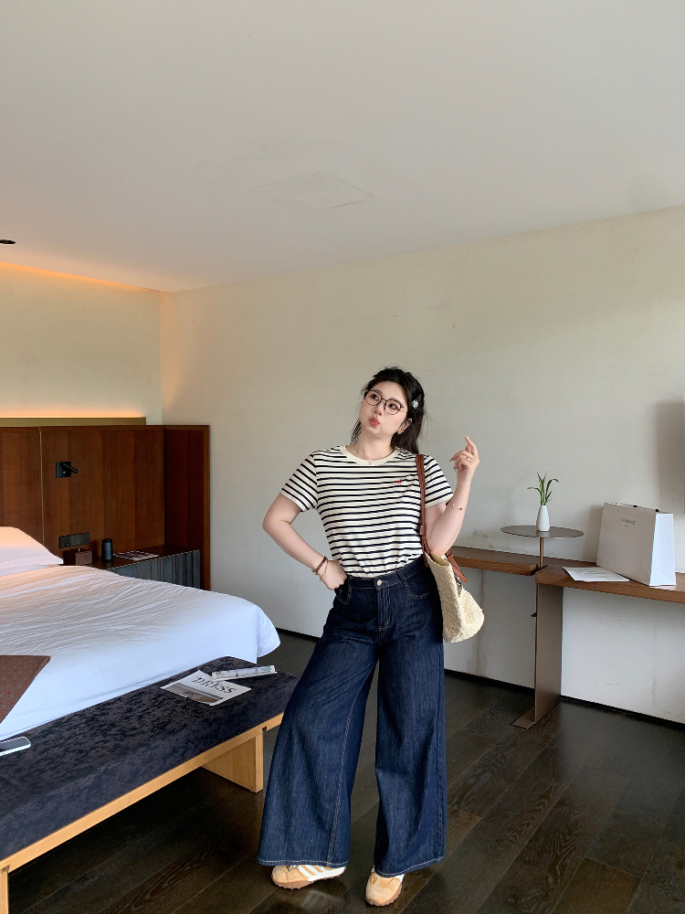 Slightly Chubby Striped Casual T-Shirt - Summer Basic Short Sleeve Slimming Plus-Size Tee for Versatile Y2K Style Slightly Chubby Striped Casual T-Shirt - Summer Basic Short Sleeve Slimming Plus-Size Tee for Versatile Y2K Style