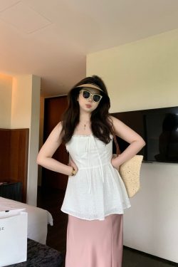Slightly Chubby Sweetheart Lace Tie-Up White Camisole Top with Floral Design - Oversized Instagram Style Fashion