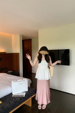 Slightly Chubby Sweetheart Lace Tie-Up White Camisole Top with Floral Design - Oversized Instagram Style Fashion