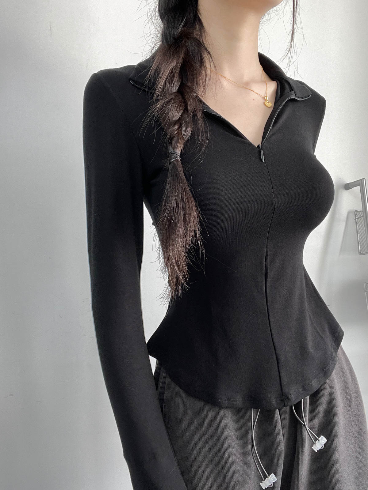 Slim-Fit Bee Waist T-Shirt with Collar and Zipper, Stretchy Solid Color Polo for Casual Versatility, Flattering Belly-Hiding Design Slim-Fit Bee Waist T-Shirt with Collar and Zipper, Stretchy Solid Color Polo for Casual Versatility, Flattering Belly-Hiding Design