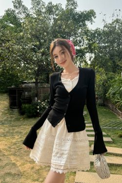 Slim-Fit Black and White V-Neck Faux Two-Piece Cardigan with Flared Long Sleeves T-Shirt Top for Spring and Autumn