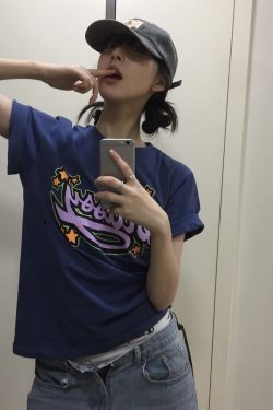 Slim-Fit Cartoon Pattern Short Sleeve T-Shirt for Women - Korean Niche Design, Summer Style, Pure Cotton Fashion Top