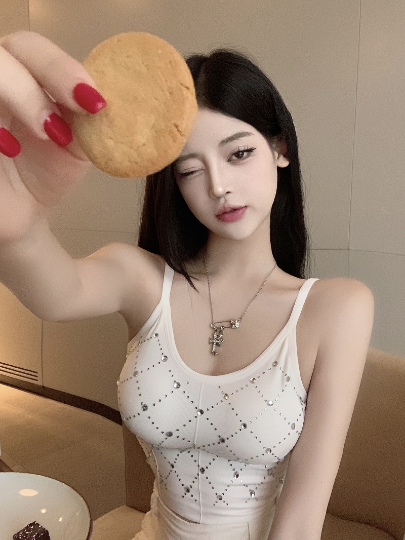 Slim Fit Diamond Back Vest Camisole with Built-In Chest Pad - Pure Desire Design, Stylish 90s Inspired Top Slim Fit Diamond Back Vest Camisole with Built-In Chest Pad - Pure Desire Design, Stylish 90s Inspired Top