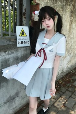 Slim-Fit High-Waisted Navy Collar Sailor Suit Set - Original JK Uniform College Style with Pudding Bear Design for Summer