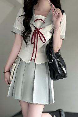 Slim-Fit High-Waisted Navy Collar Sailor Suit Set - Original JK Uniform College Style with Pudding Bear Design for Summer