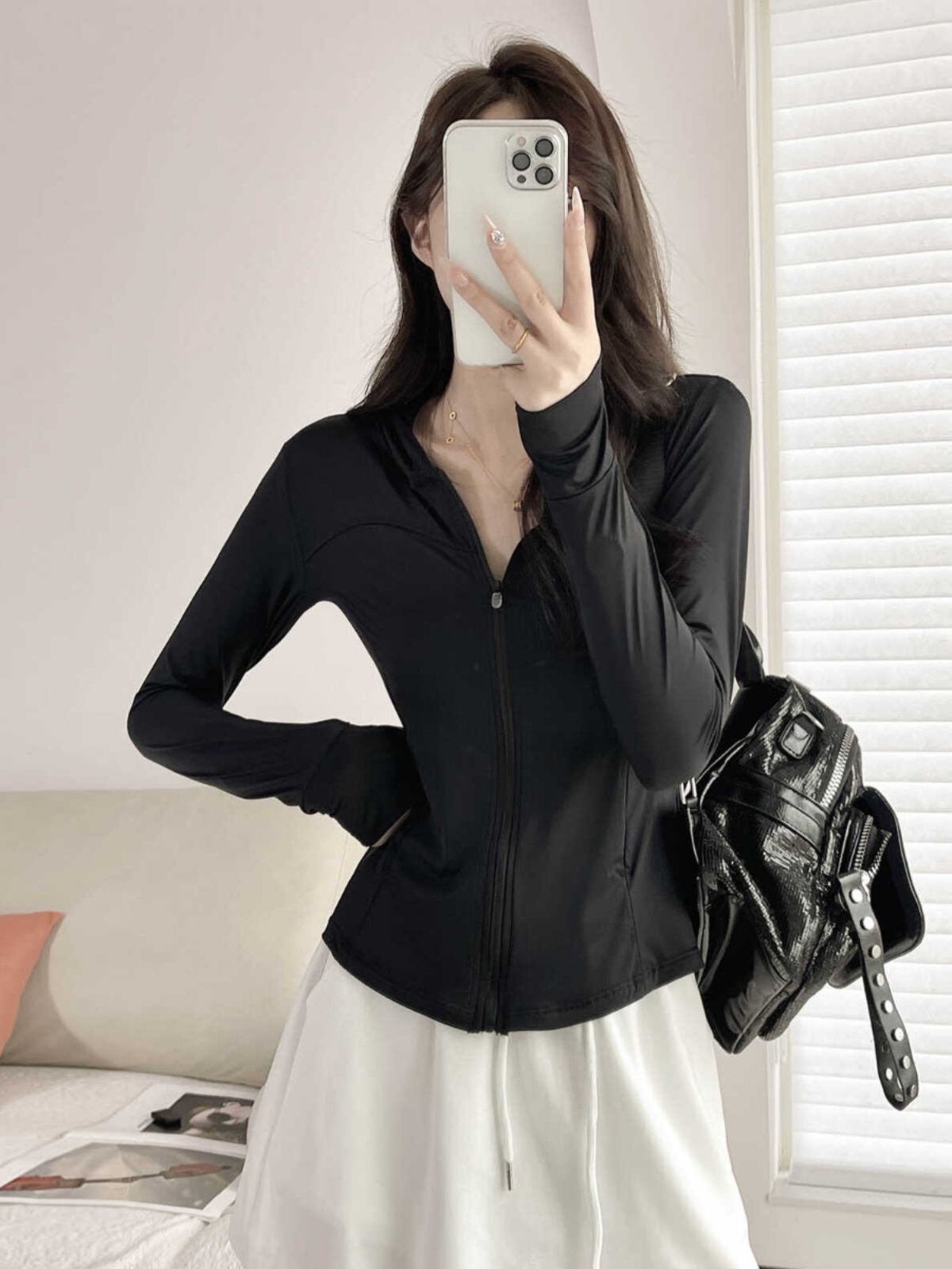 Slim-Fit Hooded Sun Protection Zip-Up Jacket with Bee Design, Tummy-Covering, Stretchy Long Sleeve for Spring-Summer Casual Wear Slim-Fit Hooded Sun Protection Zip-Up Jacket with Bee Design, Tummy-Covering, Stretchy Long Sleeve for Spring-Summer Casual Wear