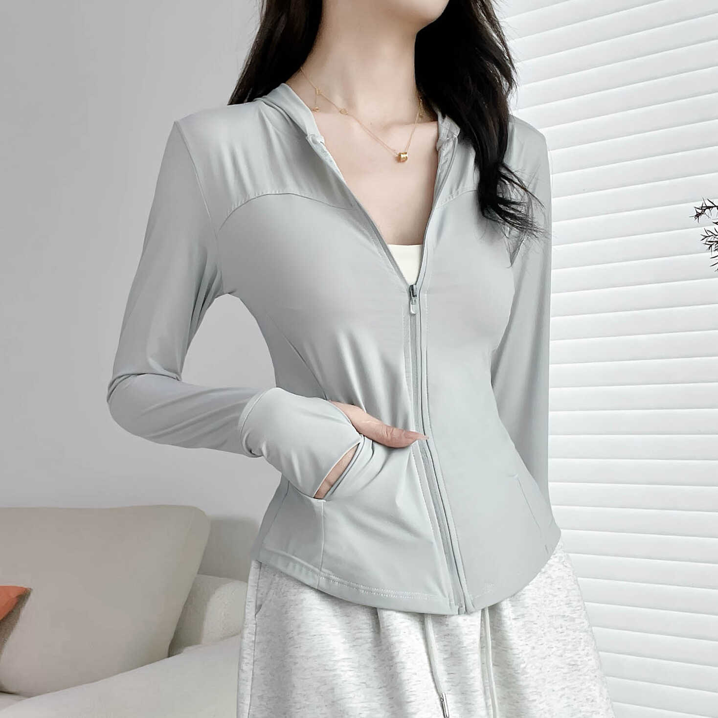 Slim-Fit Hooded Sun Protection Zip-Up Jacket with Bee Design, Tummy-Covering, Stretchy Long Sleeve for Spring-Summer Casual Wear Slim-Fit Hooded Sun Protection Zip-Up Jacket with Bee Design, Tummy-Covering, Stretchy Long Sleeve for Spring-Summer Casual Wear