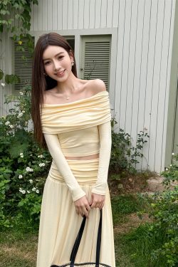 Slim-Fit One-Shoulder Skin-Baring Top and Pleated Long Skirt Set - Light Fabric Spring Korean Style Outfit