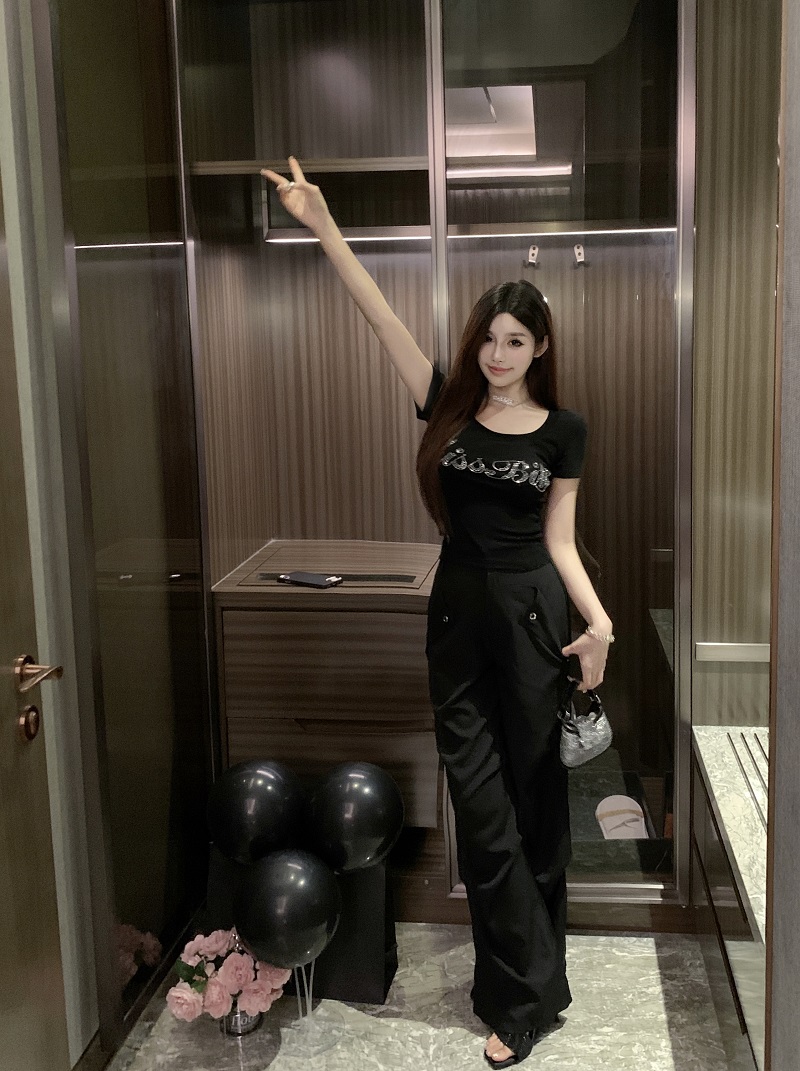 Slim Fit Round Neck T-Shirt - Luna Lunna 419 - Chic Practical Top for Everyday Wear, Perfect for 90s and Y2K Style Lovers Slim Fit Round Neck T-Shirt - Luna Lunna 419 - Chic Practical Top for Everyday Wear, Perfect for 90s and Y2K Style Lovers