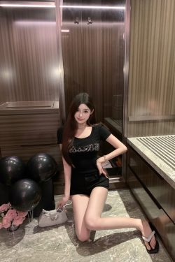 Slim Fit Round Neck T-Shirt - Luna Lunna 419 - Chic Practical Top for Everyday Wear, Perfect for 90s and Y2K Style Lovers