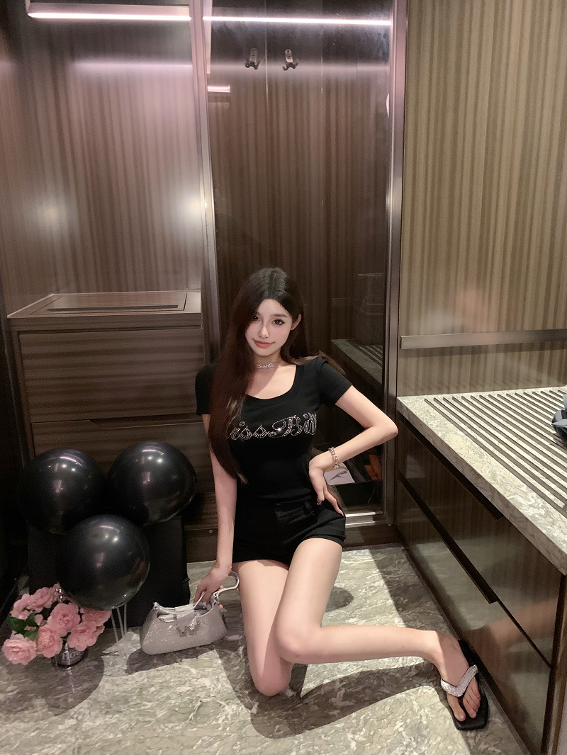 Slim Fit Round Neck T-Shirt - Luna Lunna 419 - Chic Practical Top for Everyday Wear, Perfect for 90s and Y2K Style Lovers Slim Fit Round Neck T-Shirt - Luna Lunna 419 - Chic Practical Top for Everyday Wear, Perfect for 90s and Y2K Style Lovers