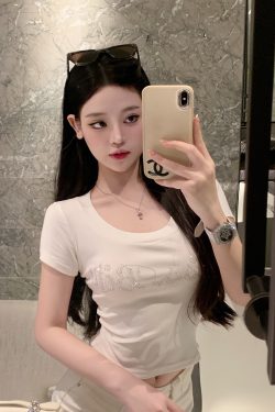 Slim Fit Round Neck T-Shirt - Luna Lunna 419 - Chic Practical Top for Everyday Wear, Perfect for 90s and Y2K Style Lovers